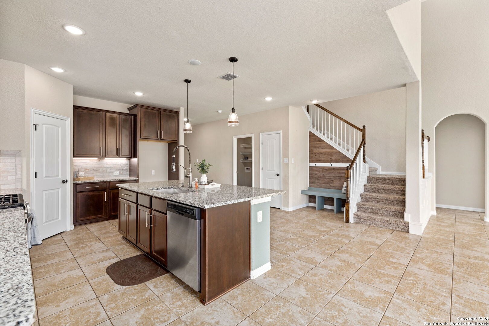 219 PARKVIEW TER