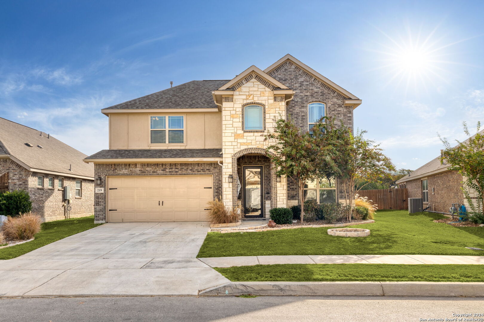 219 PARKVIEW TER