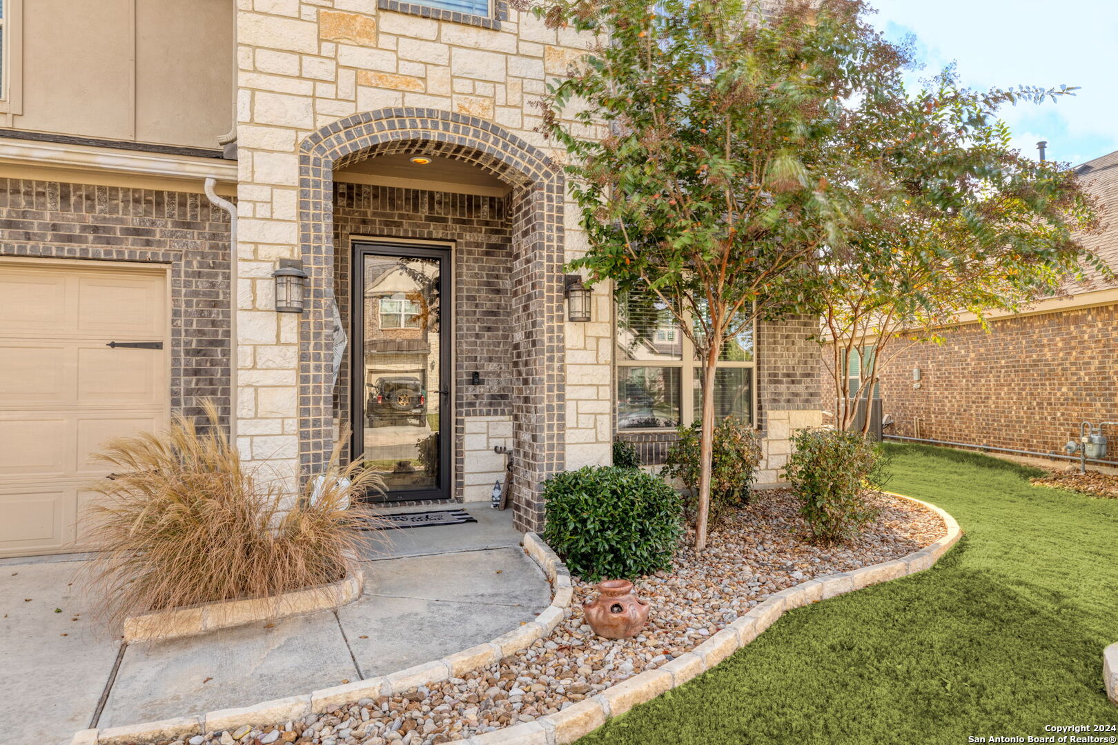 219 PARKVIEW TER