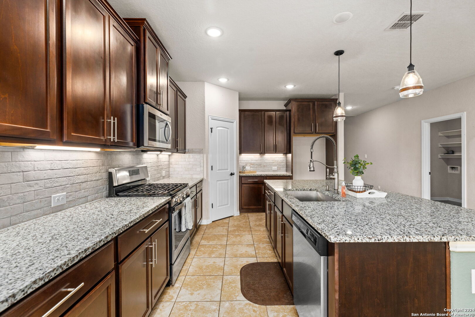 219 PARKVIEW TER
