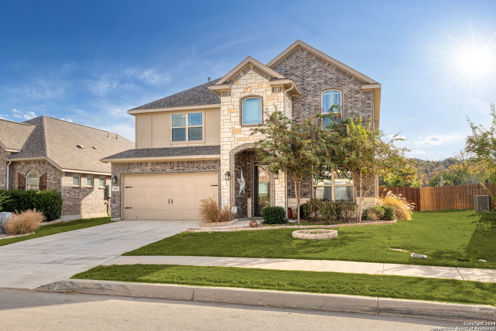 219 PARKVIEW TER