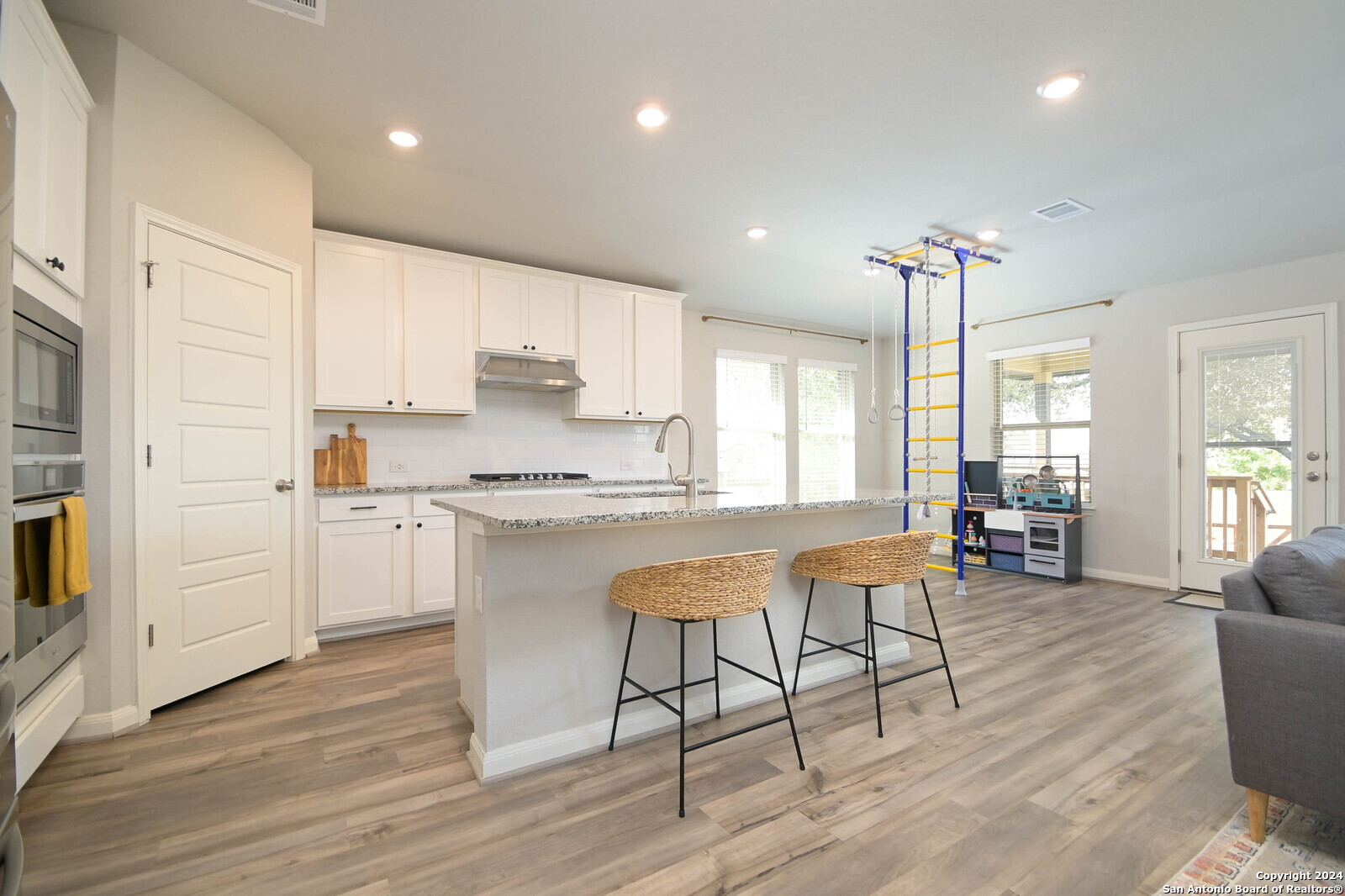 2421 PENNILYNN WAY