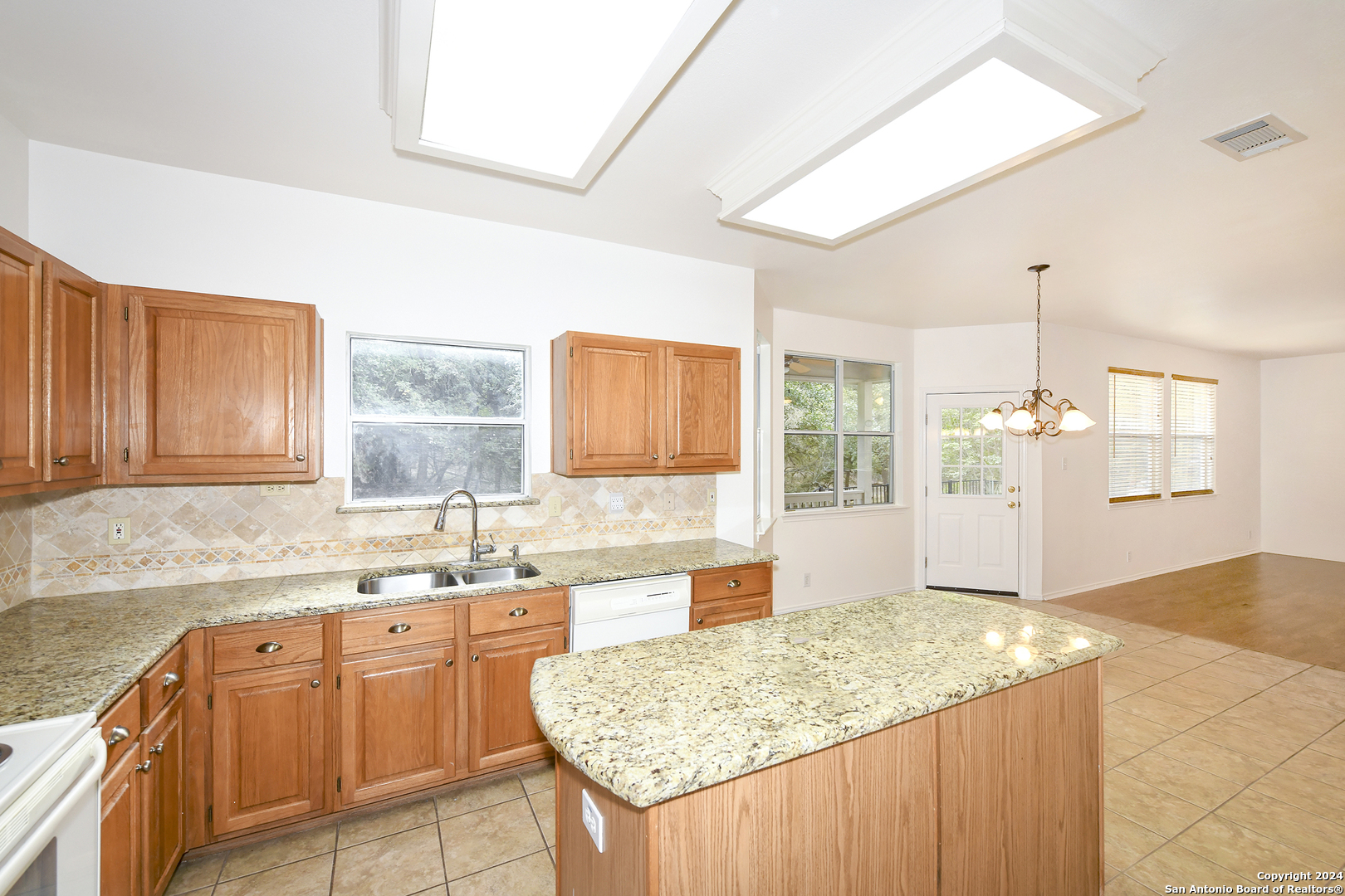 3421 ABBEVILLE DR