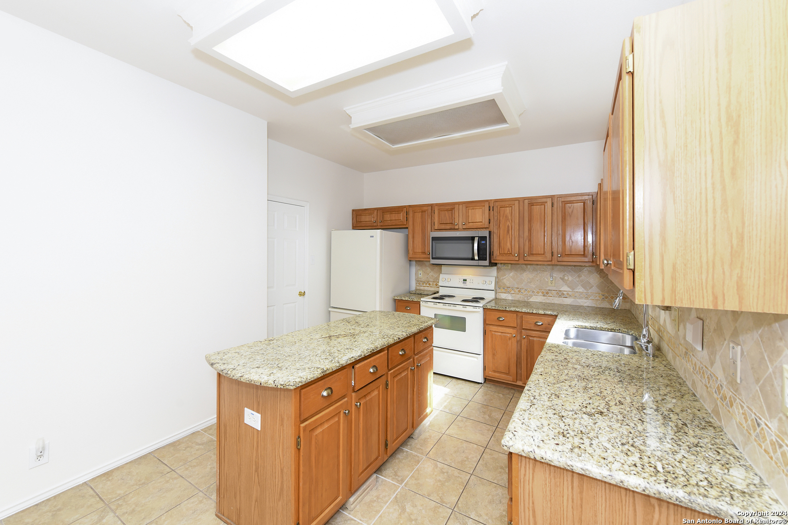 3421 ABBEVILLE DR