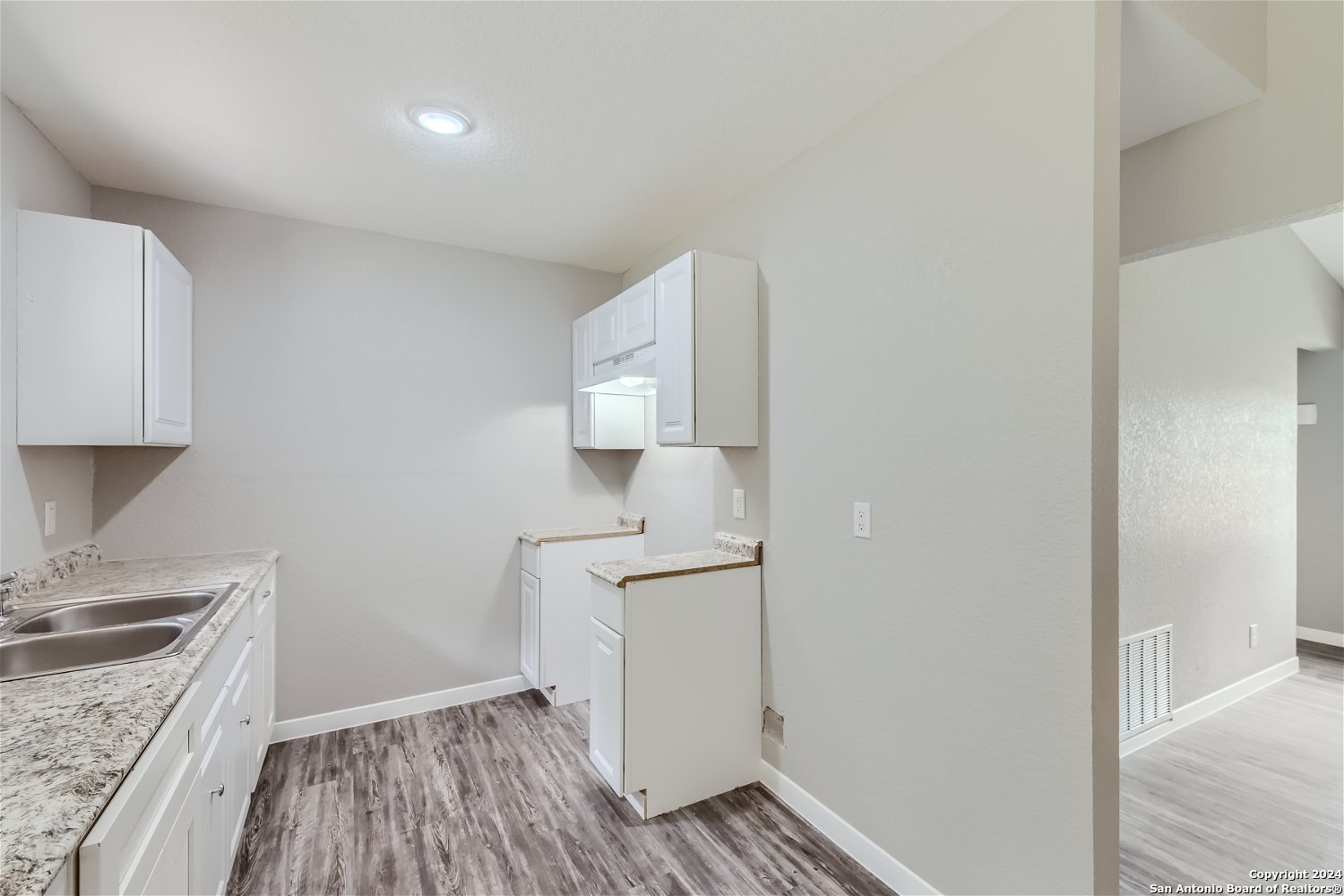 5235 VILLAGE GLEN