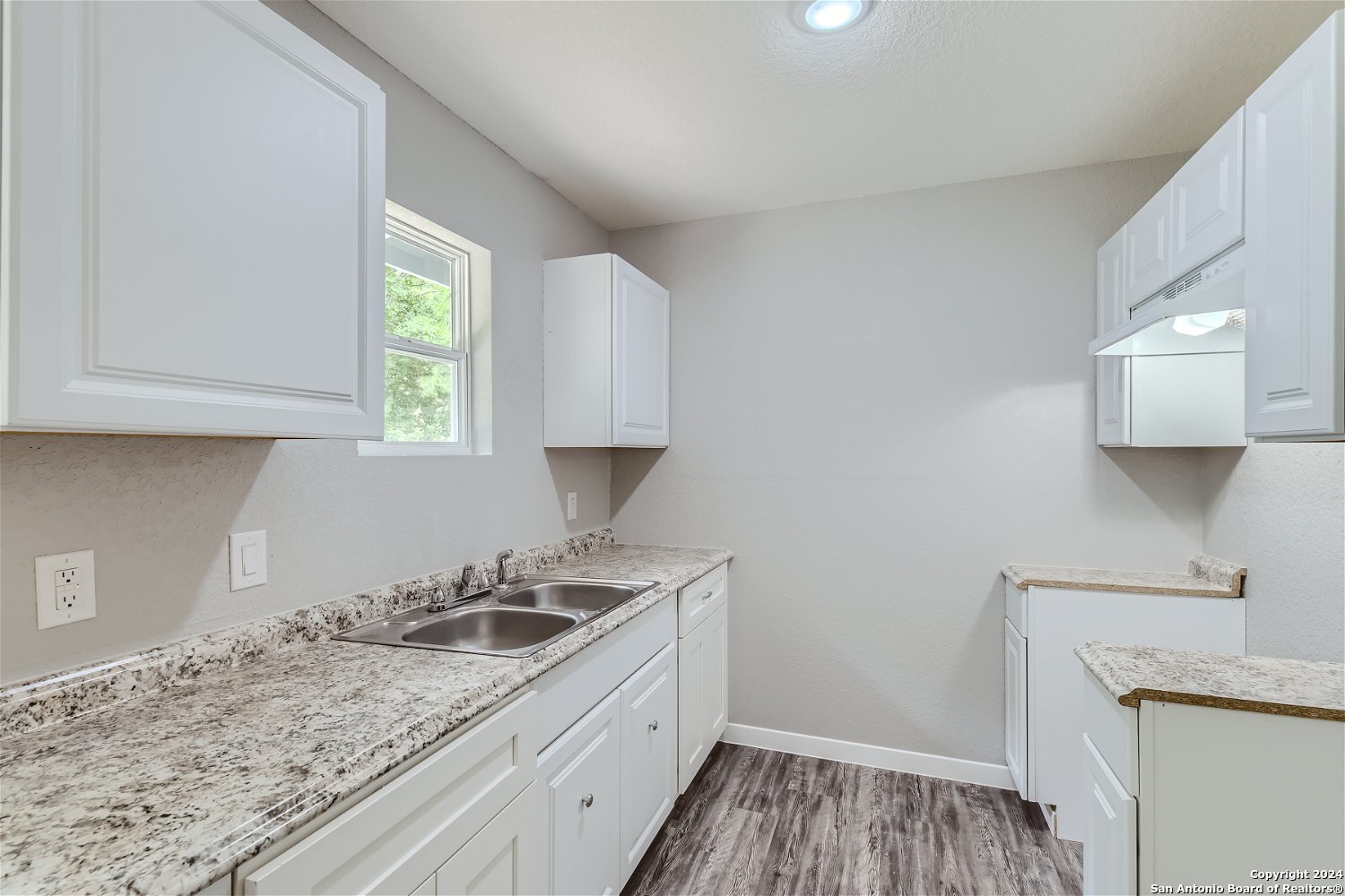 5235 VILLAGE GLEN
