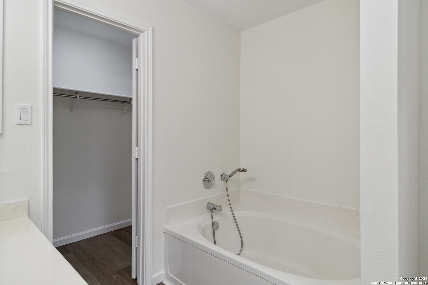 2909 Lotus Park