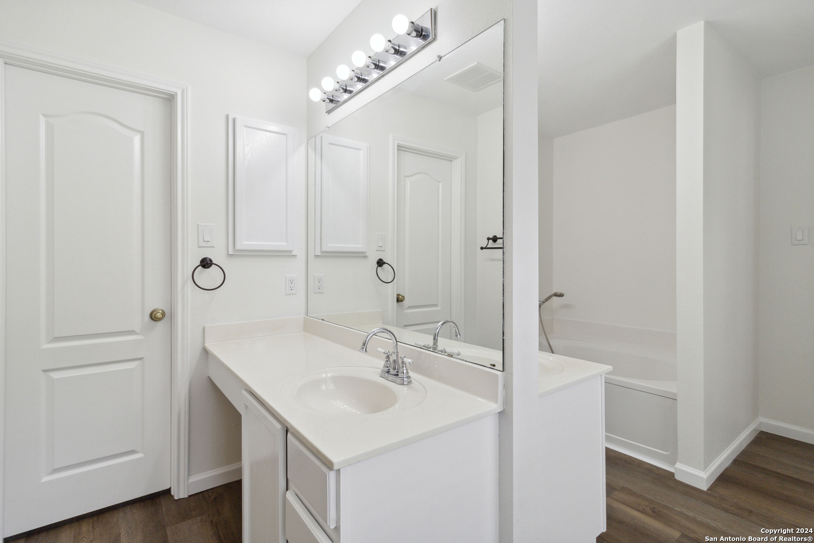 2909 Lotus Park