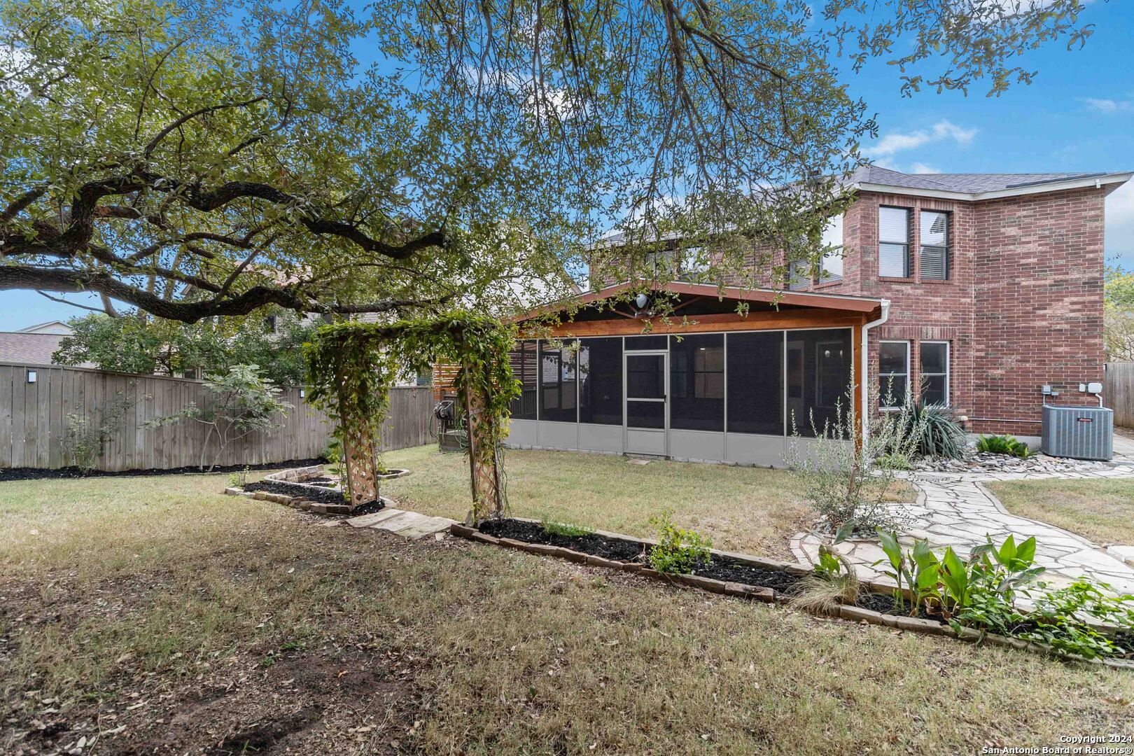 2909 Lotus Park
