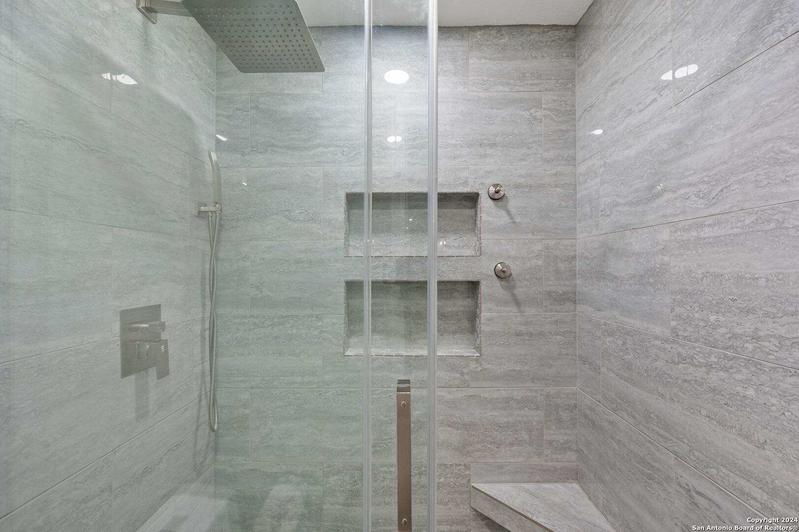 5639 Wood Climb St.