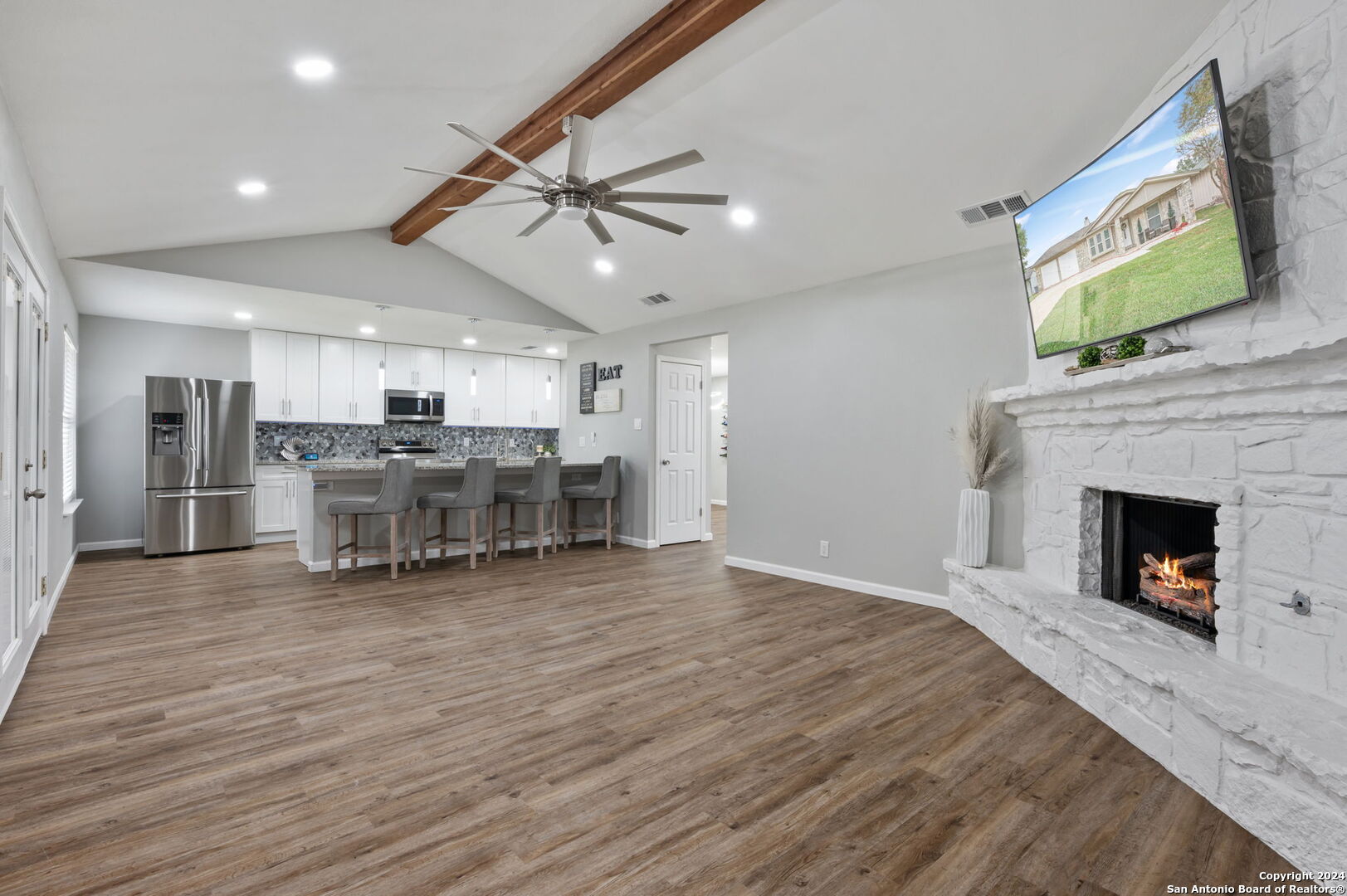 5639 Wood Climb St.