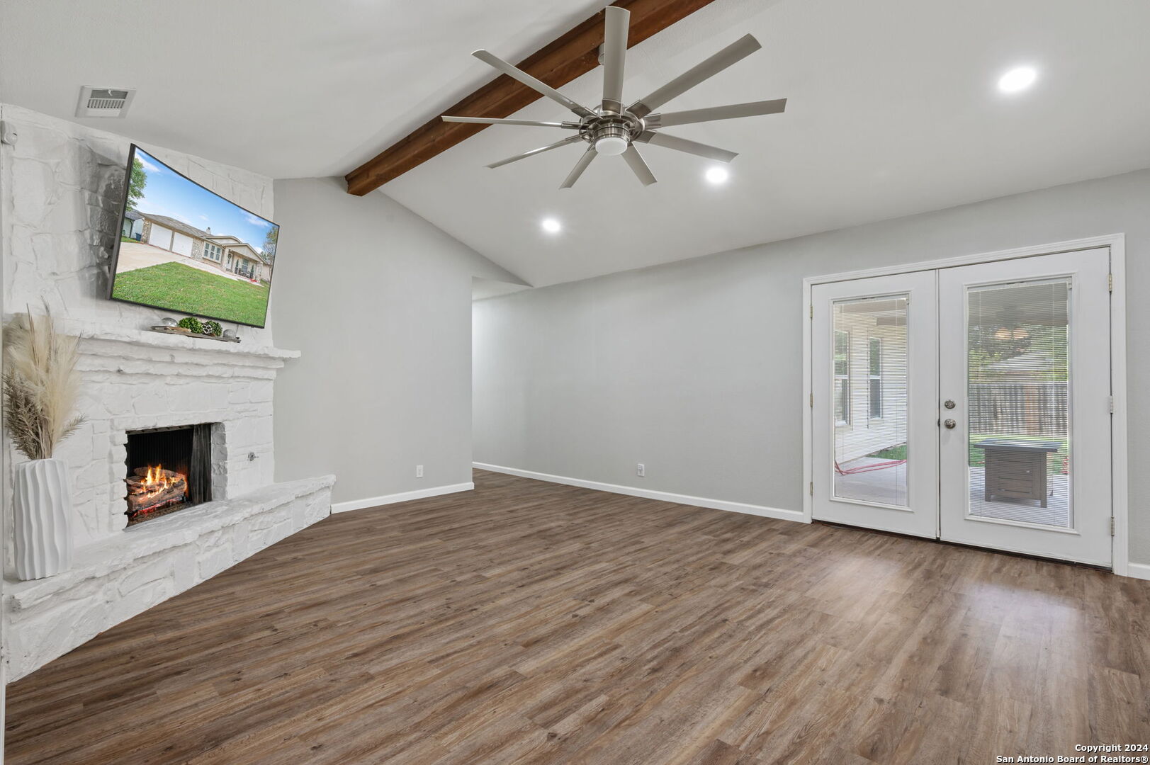 5639 Wood Climb St.