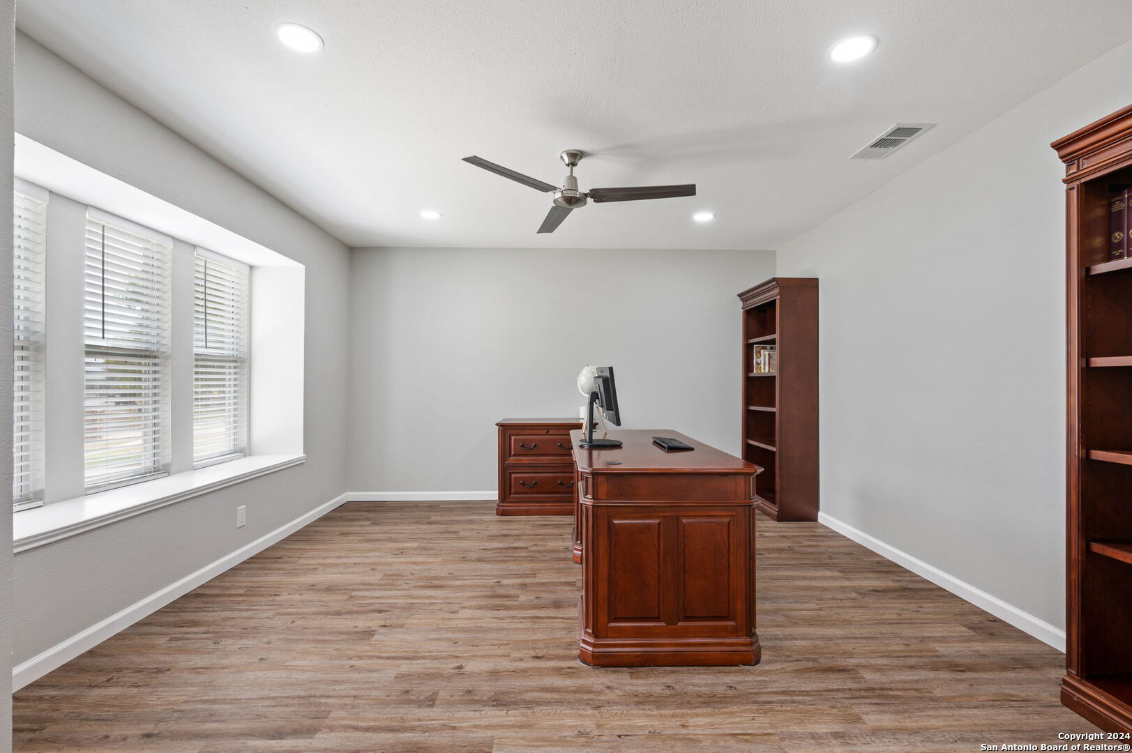 5639 Wood Climb St.