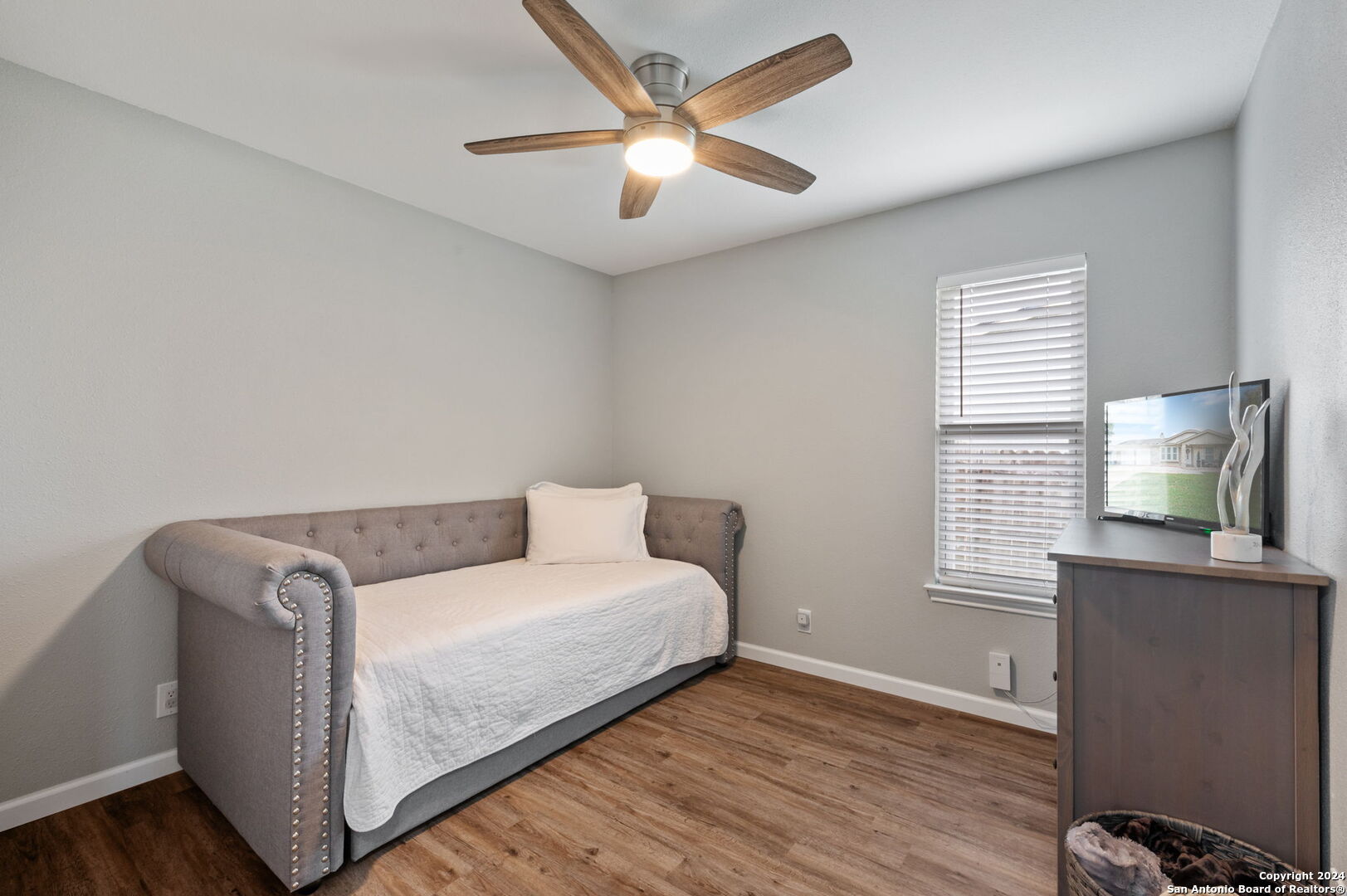 5639 Wood Climb St.