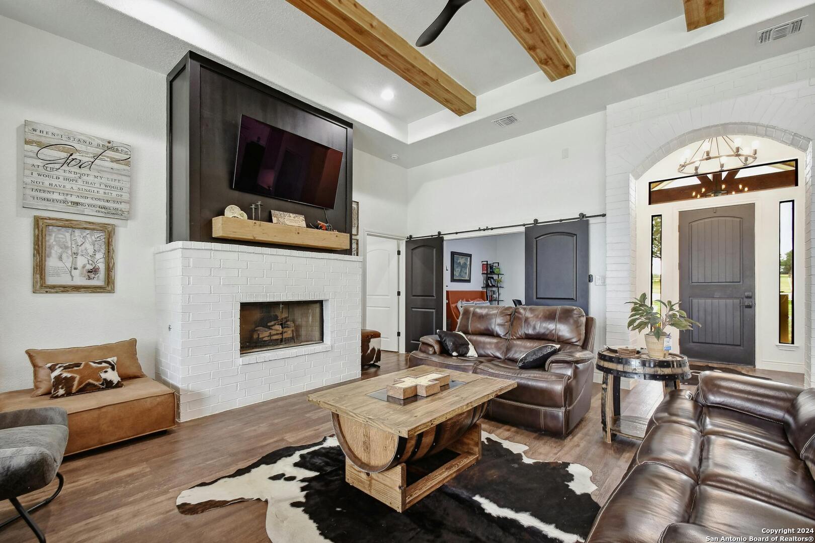 533 Oak Hills Dr