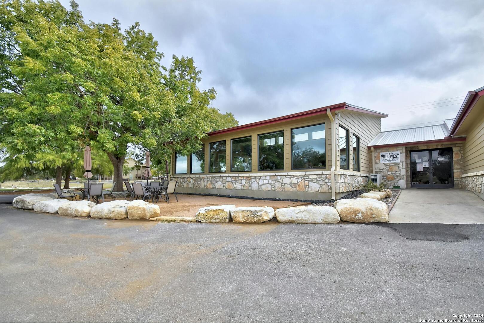 533 Oak Hills Dr