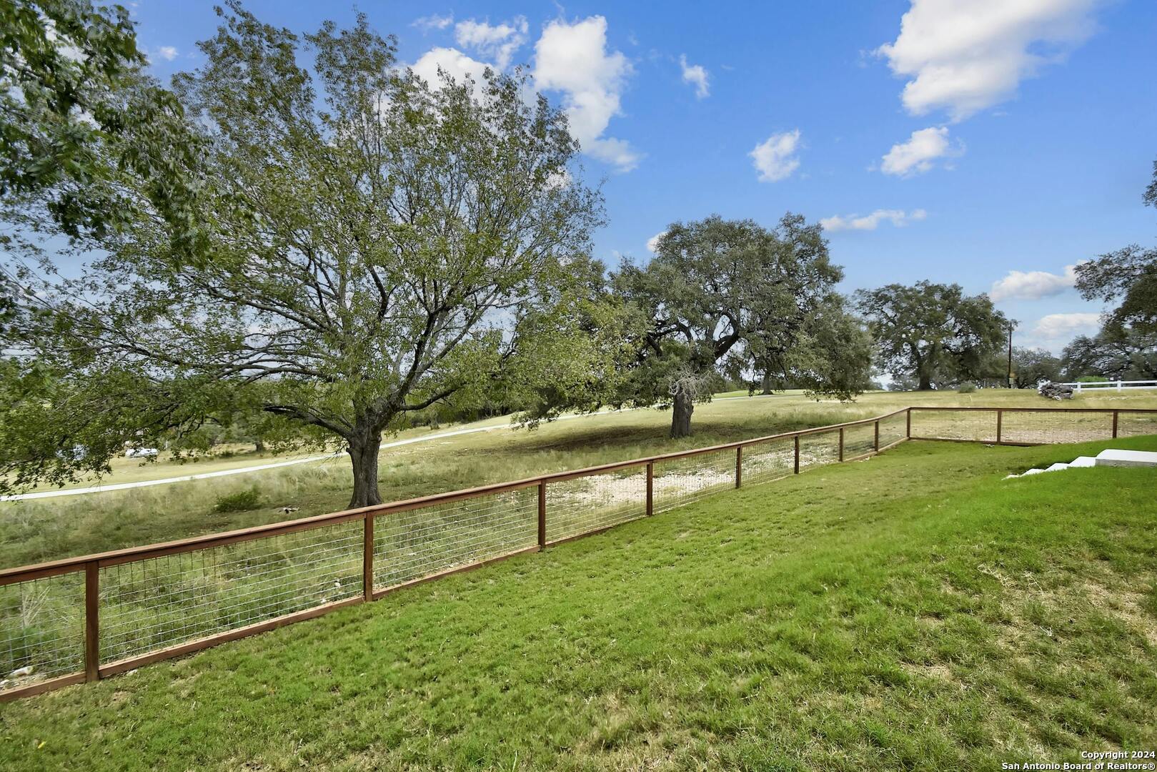 533 Oak Hills Dr