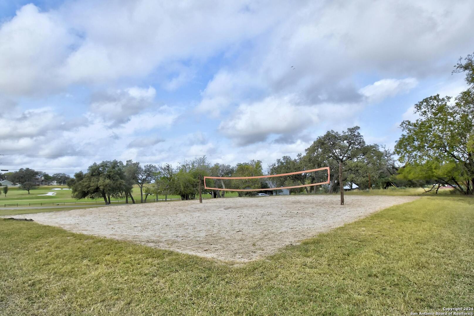 533 Oak Hills Dr