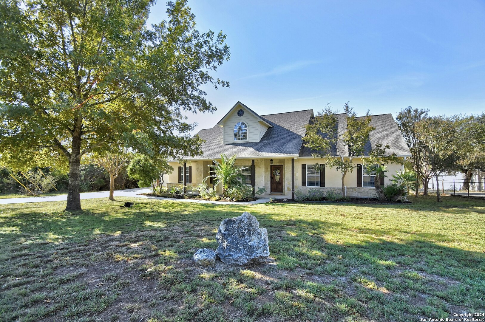 25827 White Eagle Dr