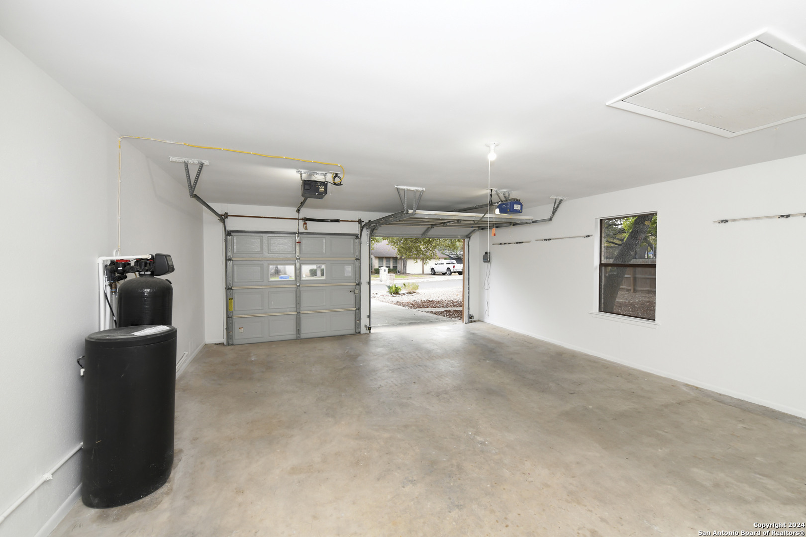 4531 Honey Locust Woods