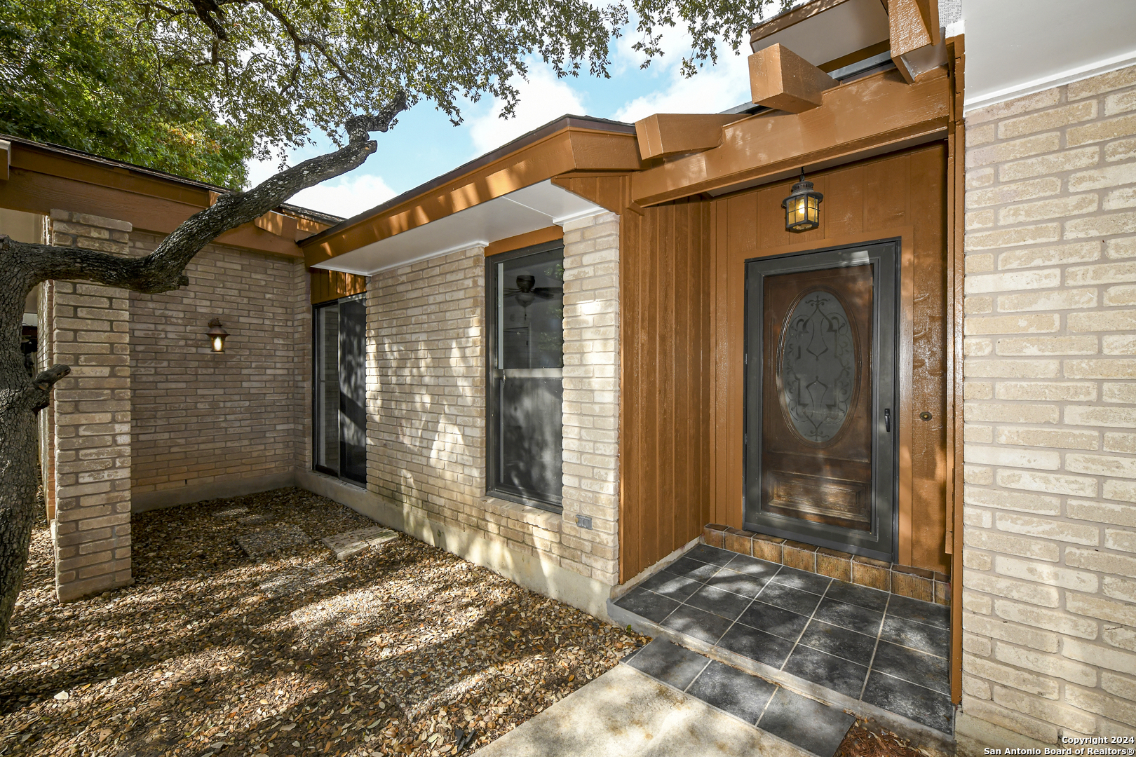 4531 Honey Locust Woods