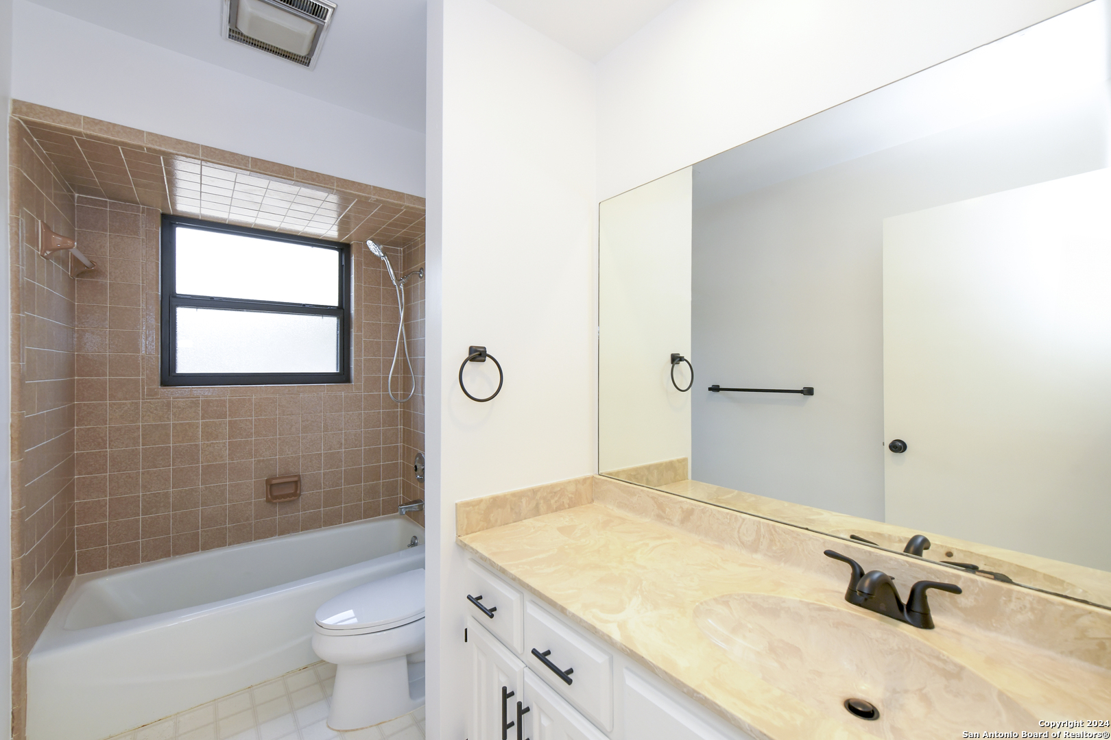 4531 Honey Locust Woods