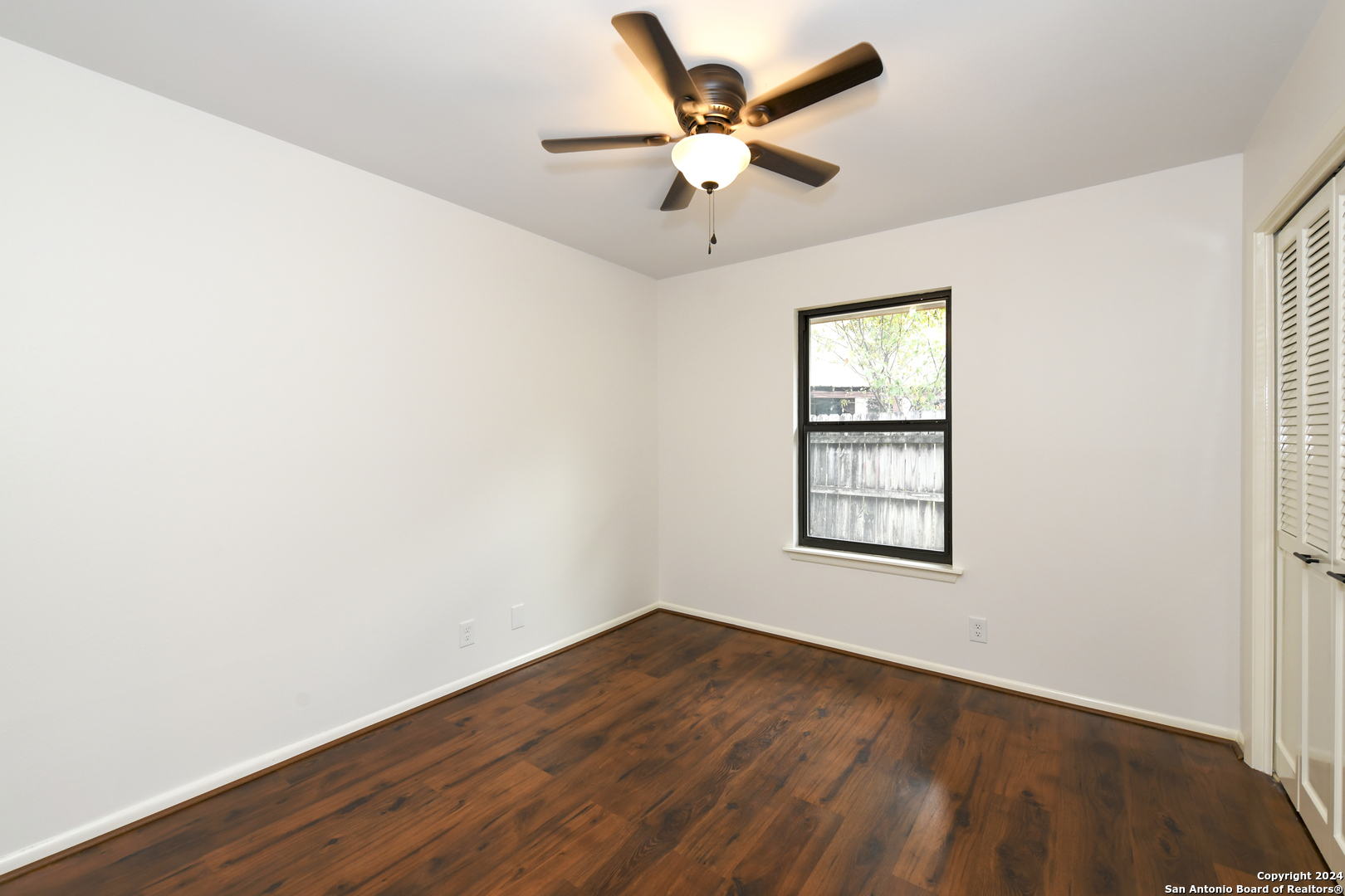 4531 Honey Locust Woods