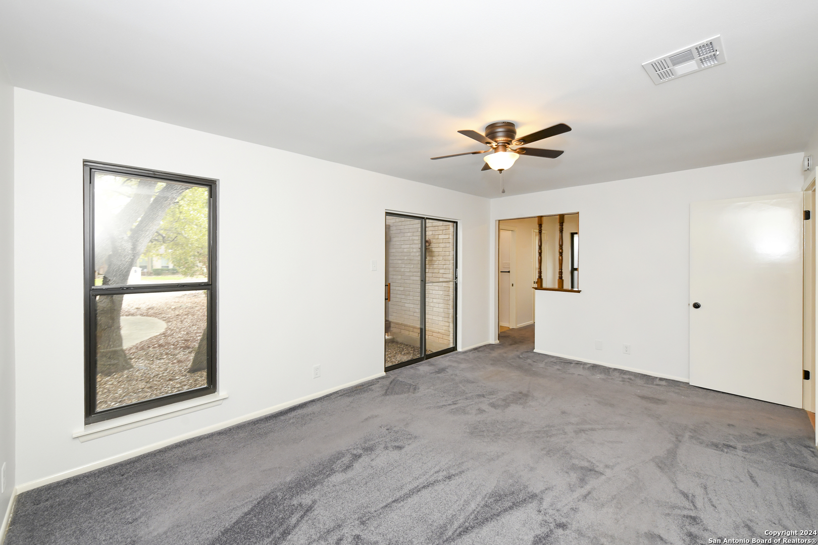 4531 Honey Locust Woods