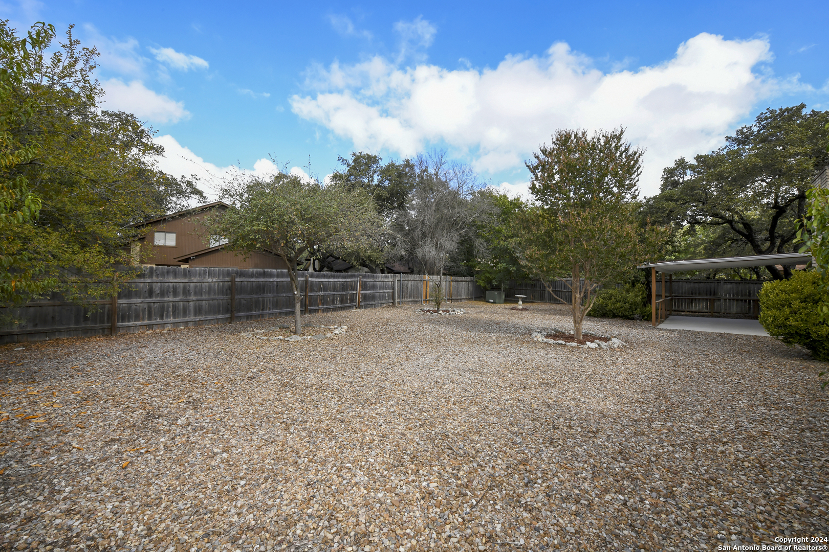 4531 Honey Locust Woods