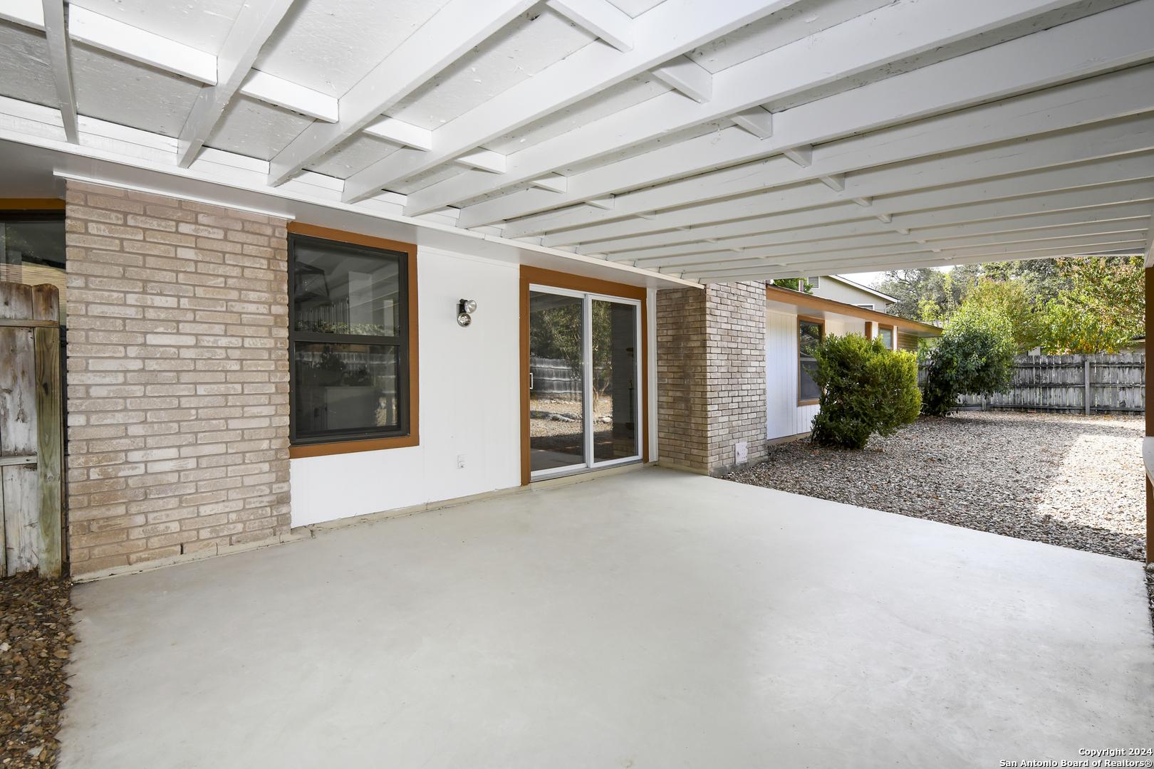 4531 Honey Locust Woods
