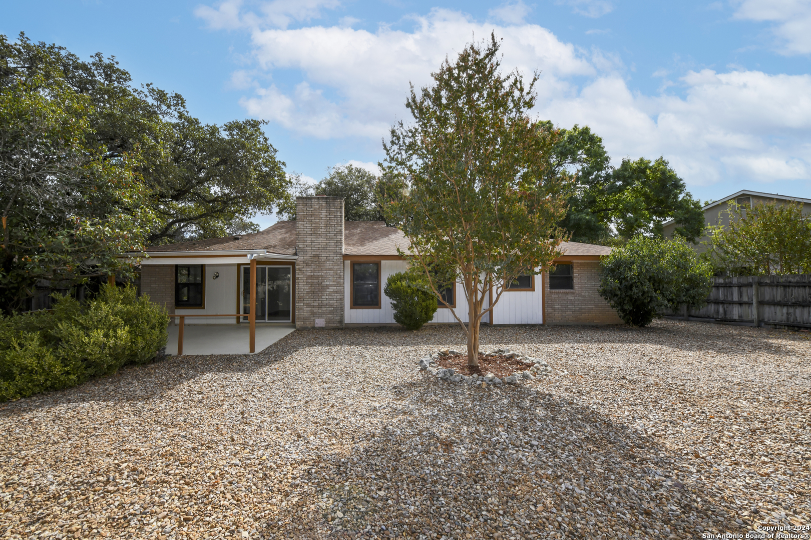 4531 Honey Locust Woods