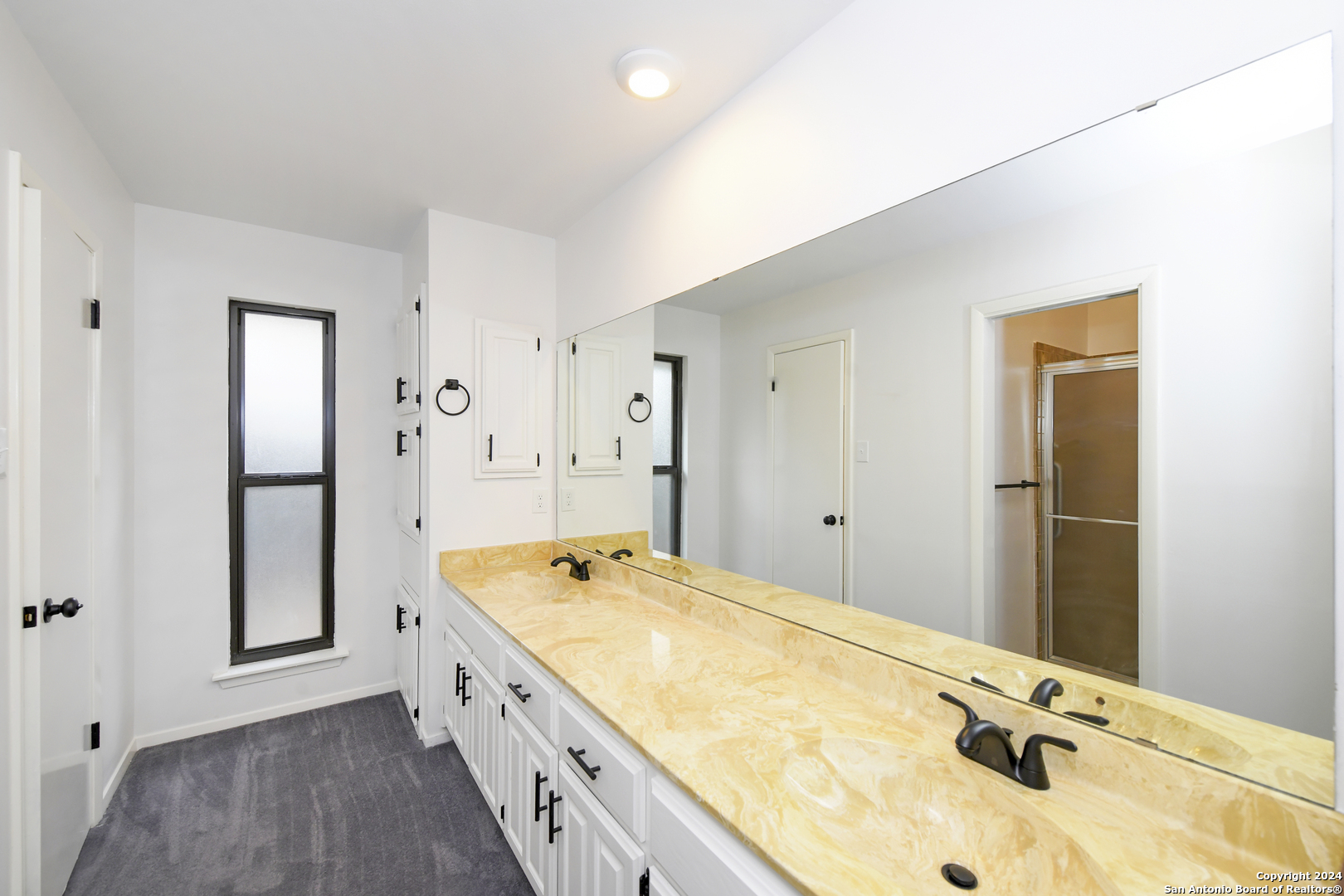 4531 Honey Locust Woods