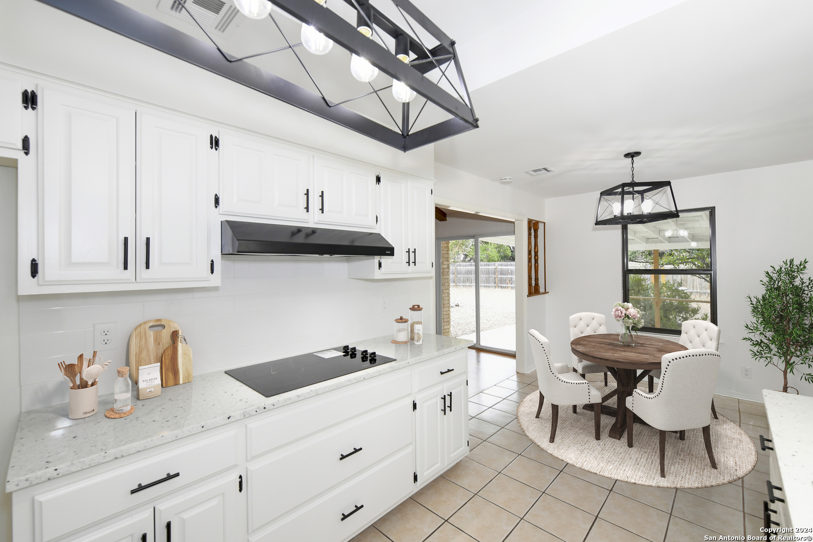 4531 Honey Locust Woods