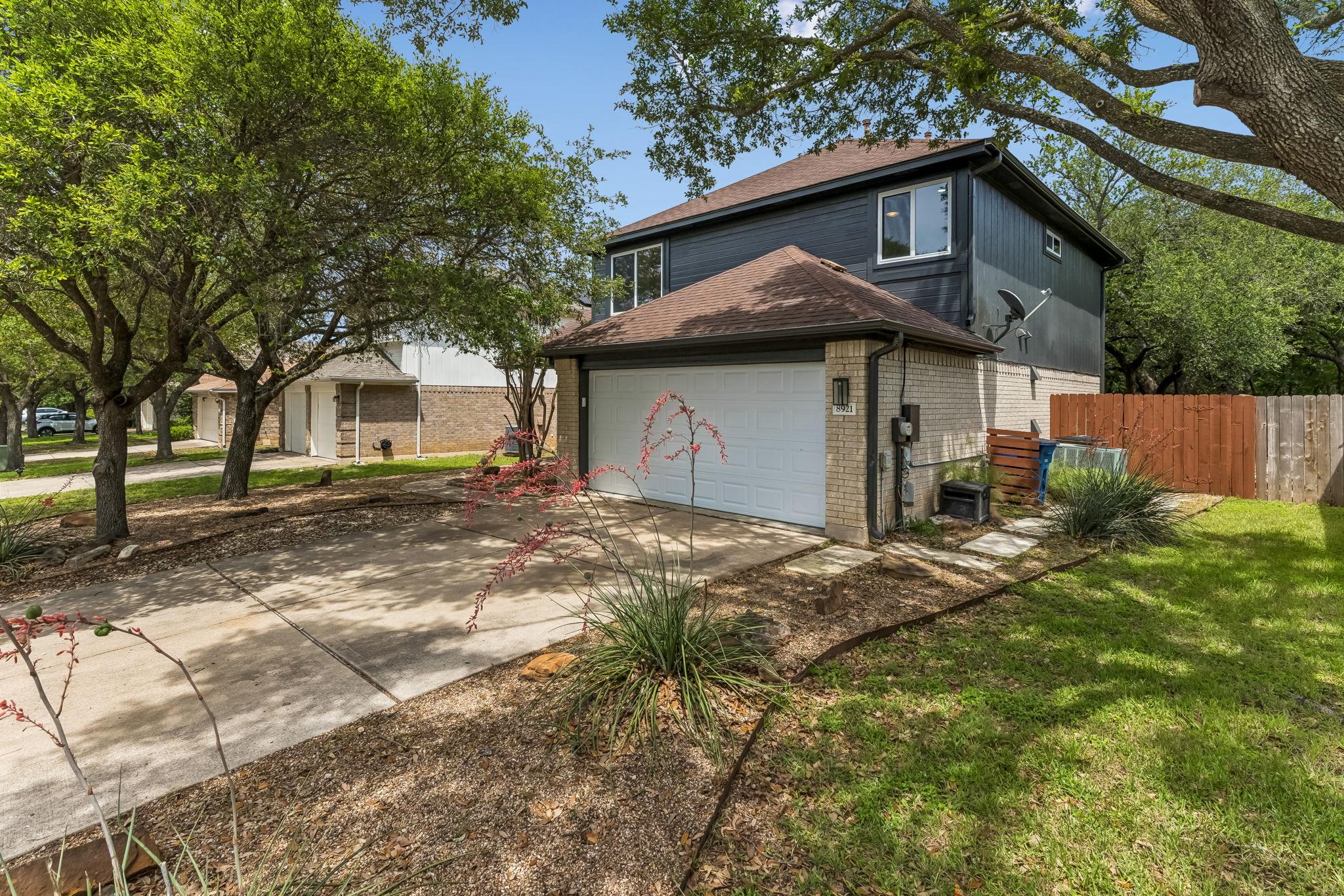8921 Corran Ferry DR