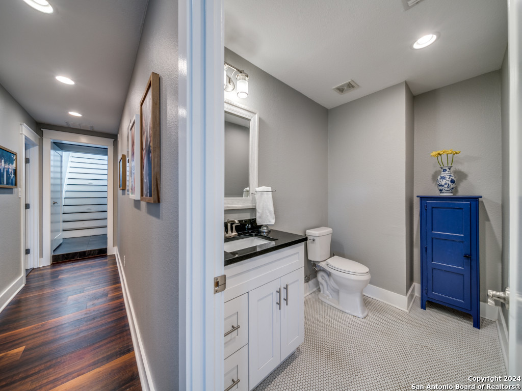 3940 MENGER