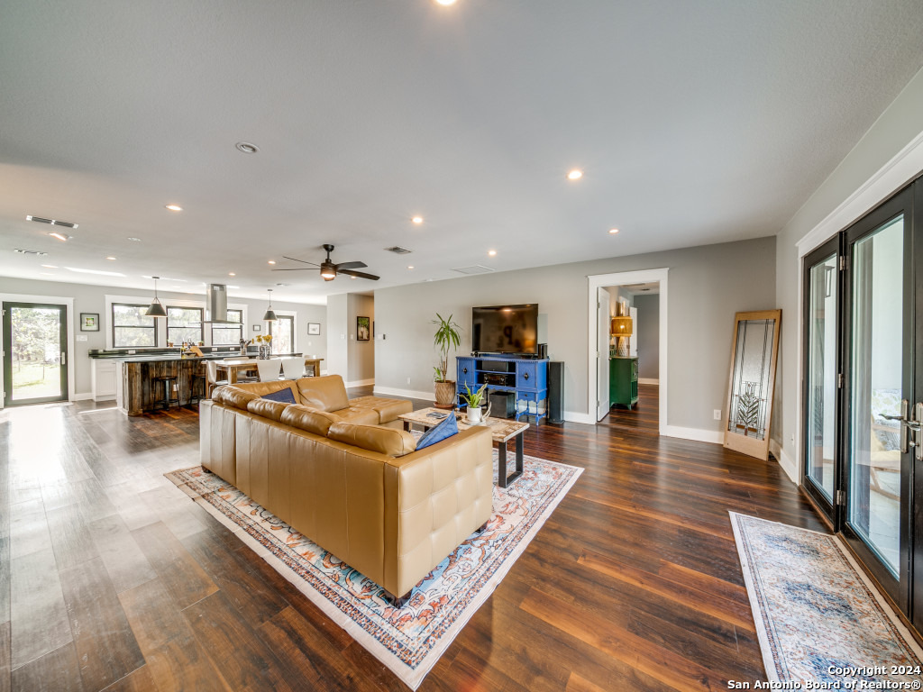 3940 MENGER