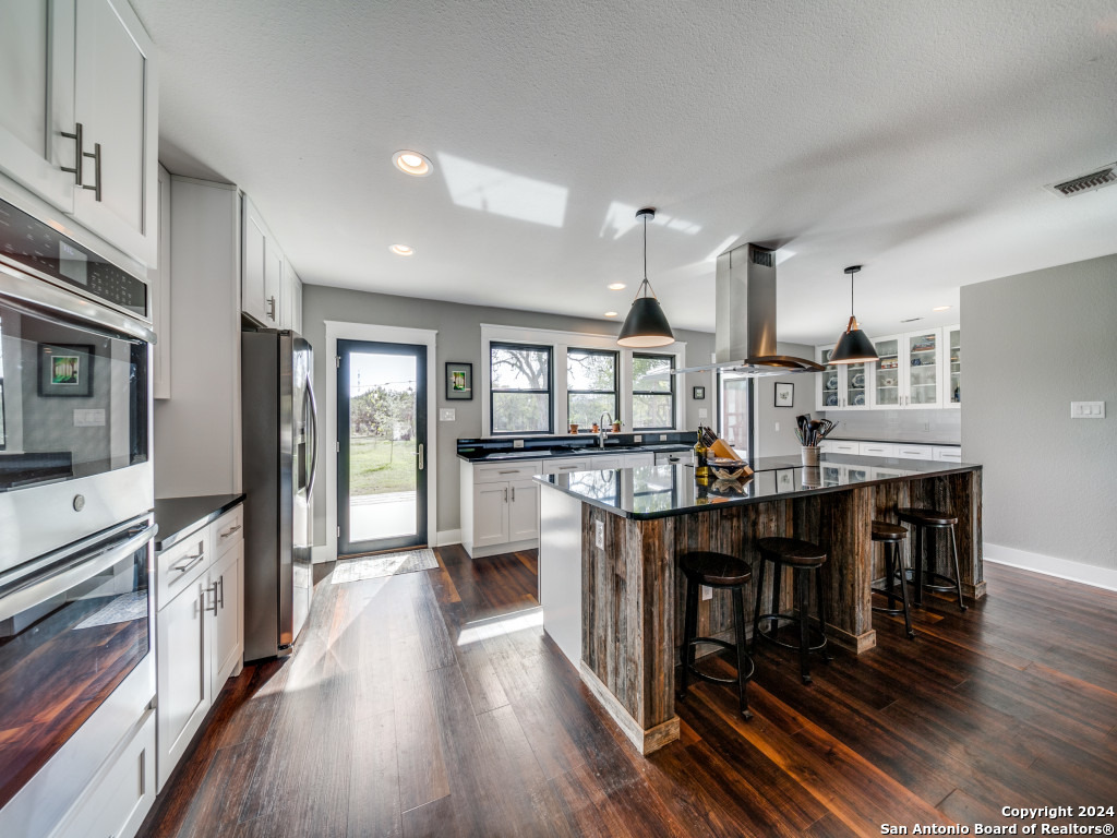 3940 MENGER