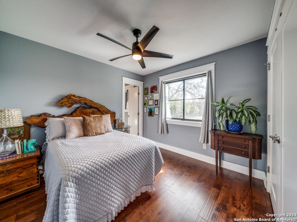 3940 MENGER