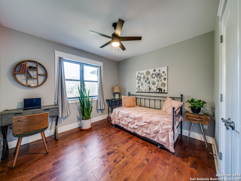 3940 MENGER