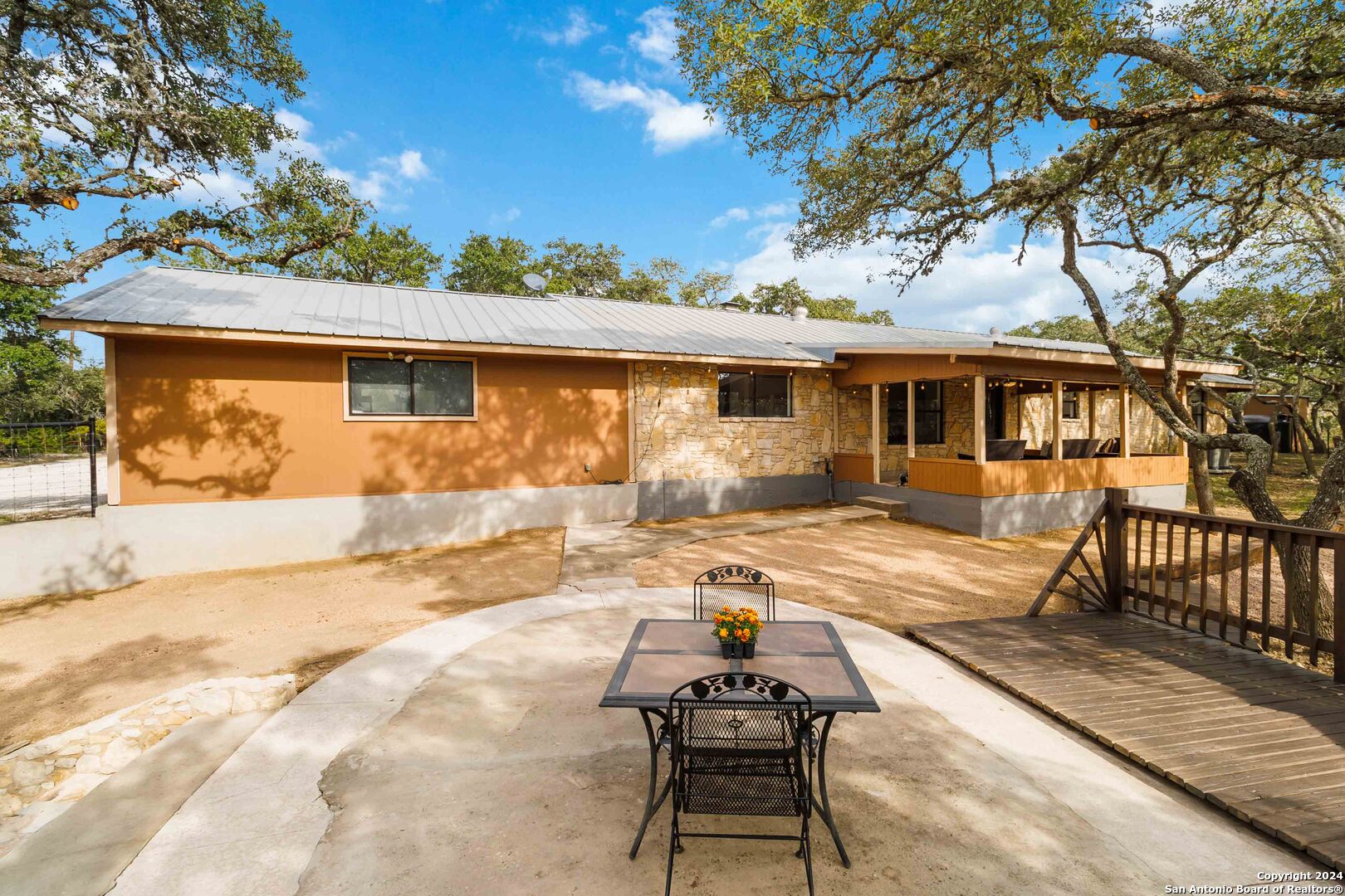 215 Joey Dr
