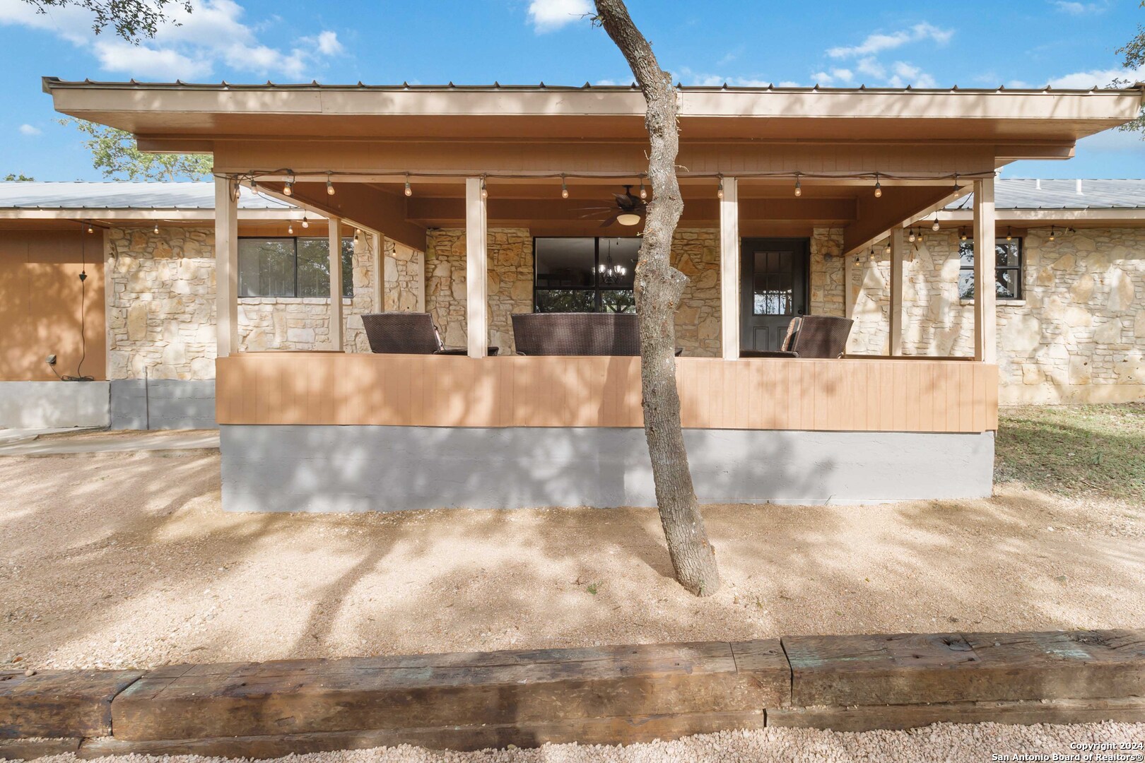 215 Joey Dr