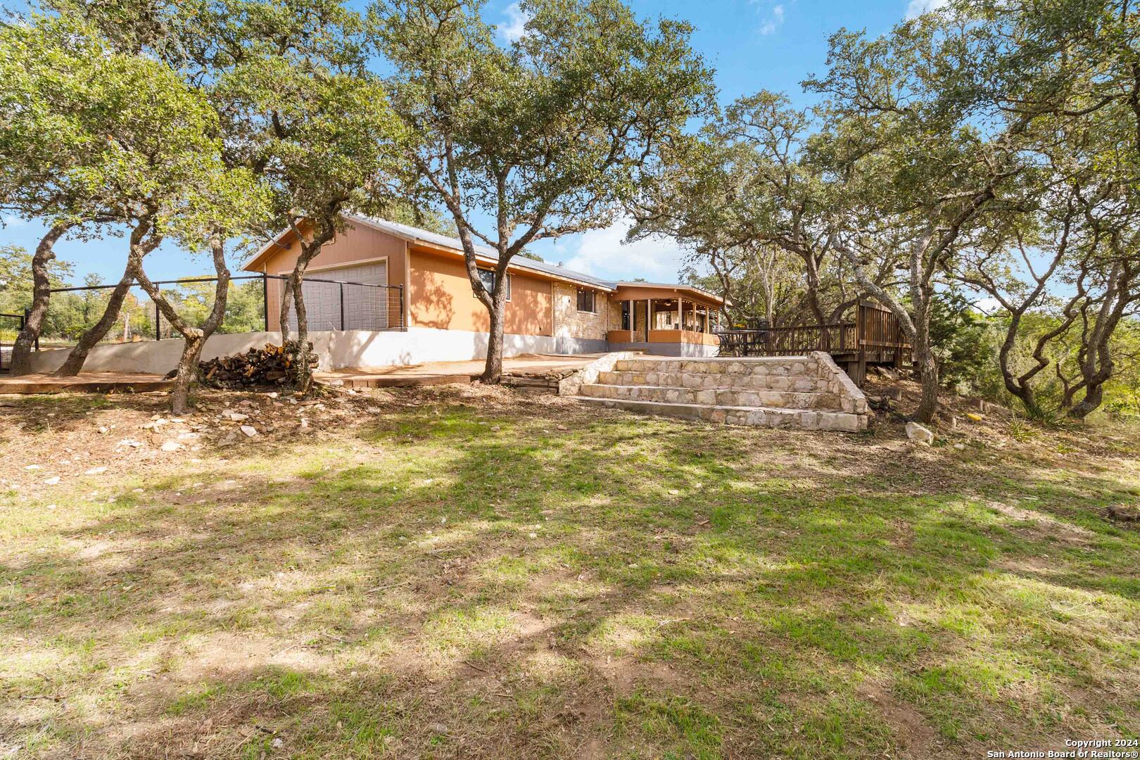 215 Joey Dr