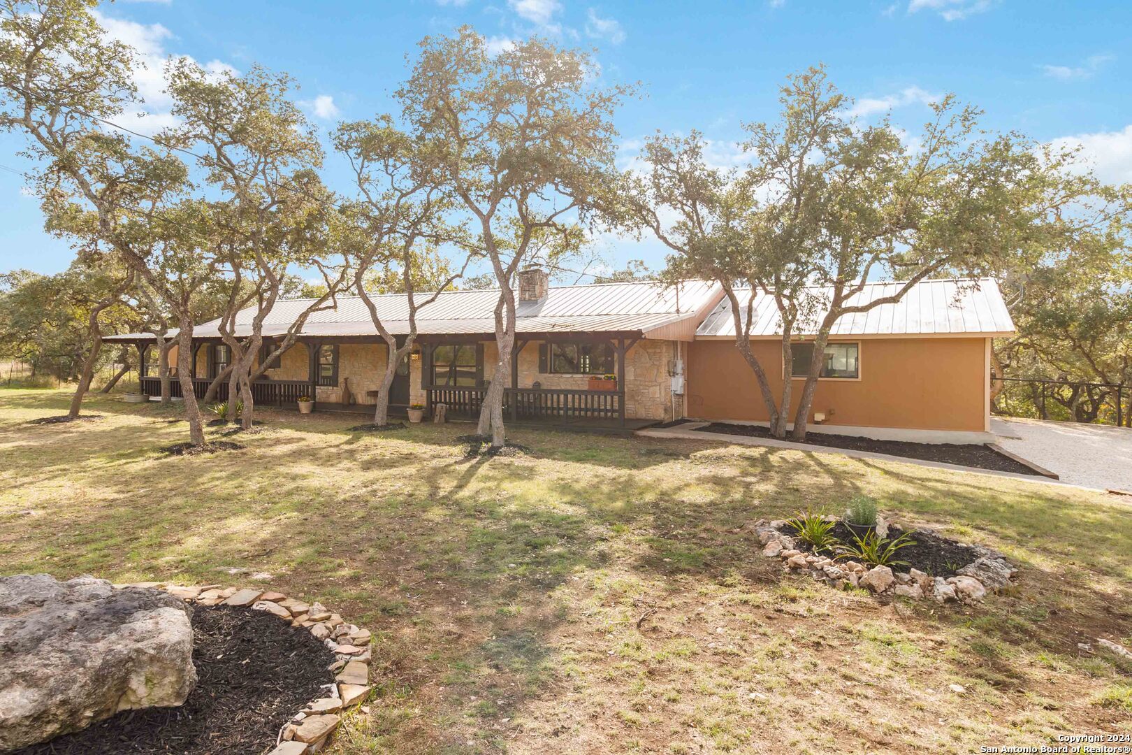 215 Joey Dr
