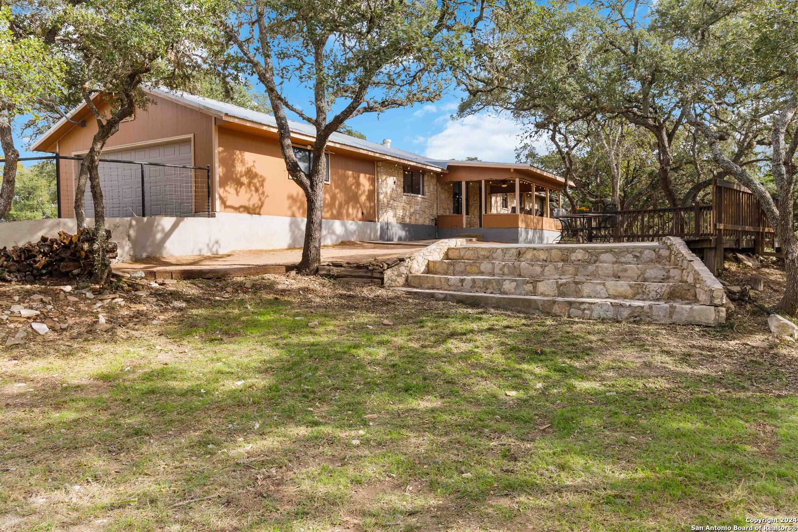215 Joey Dr