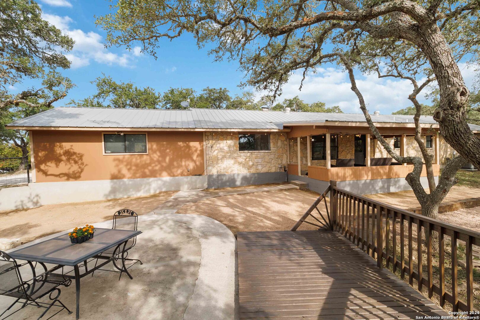 215 Joey Dr