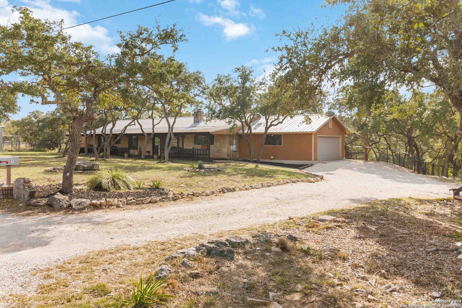 215 Joey Dr