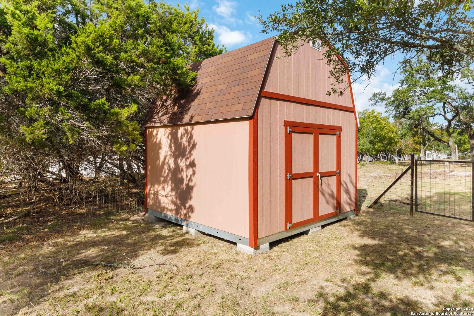 215 Joey Dr