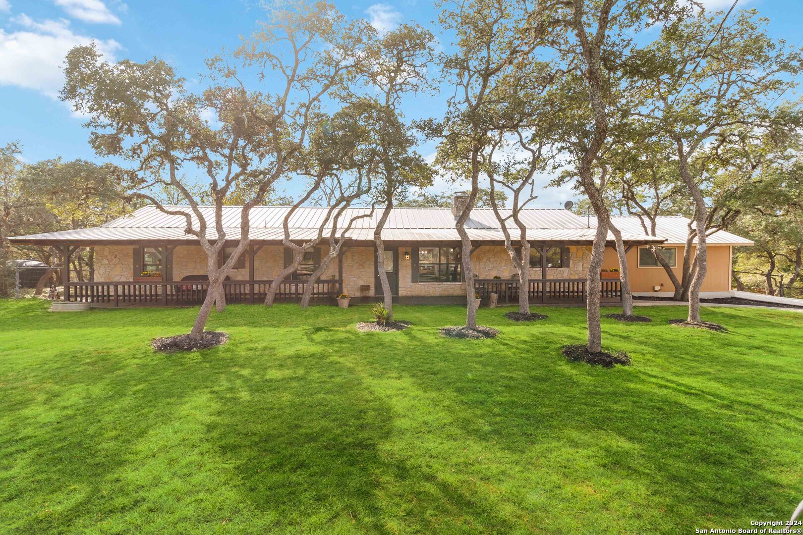 215 Joey Dr