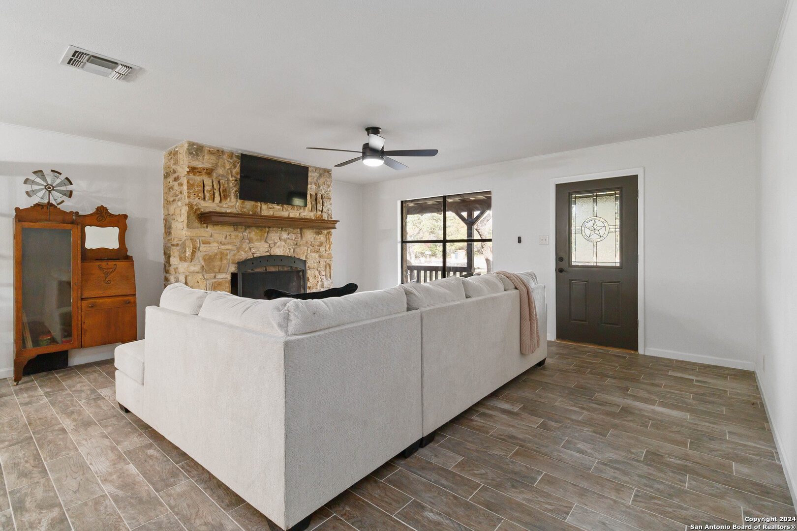 215 Joey Dr