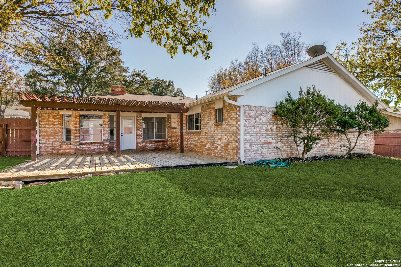 6407 Ridge Tree Dr